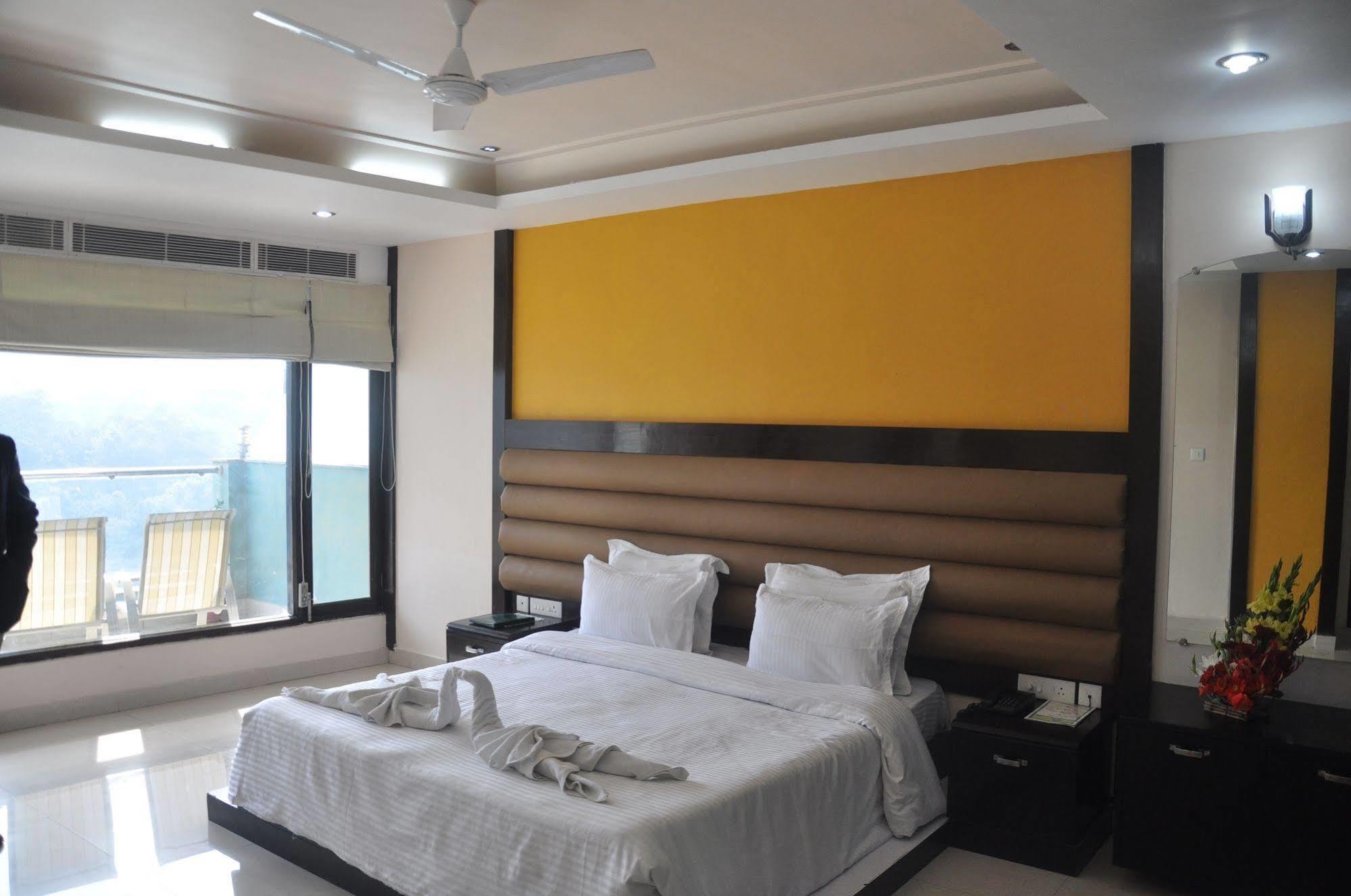 Ganga Beach Resort Rishīkesh Екстериор снимка